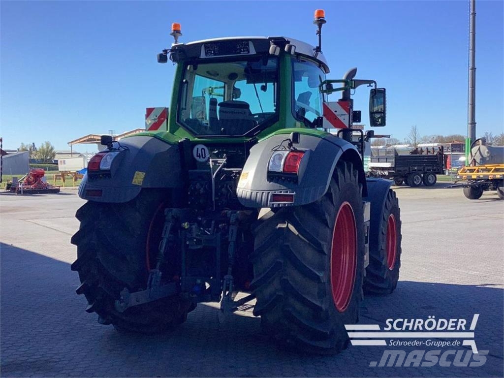 Fendt 824 VARIO S4 PROFI PLUS Tractors