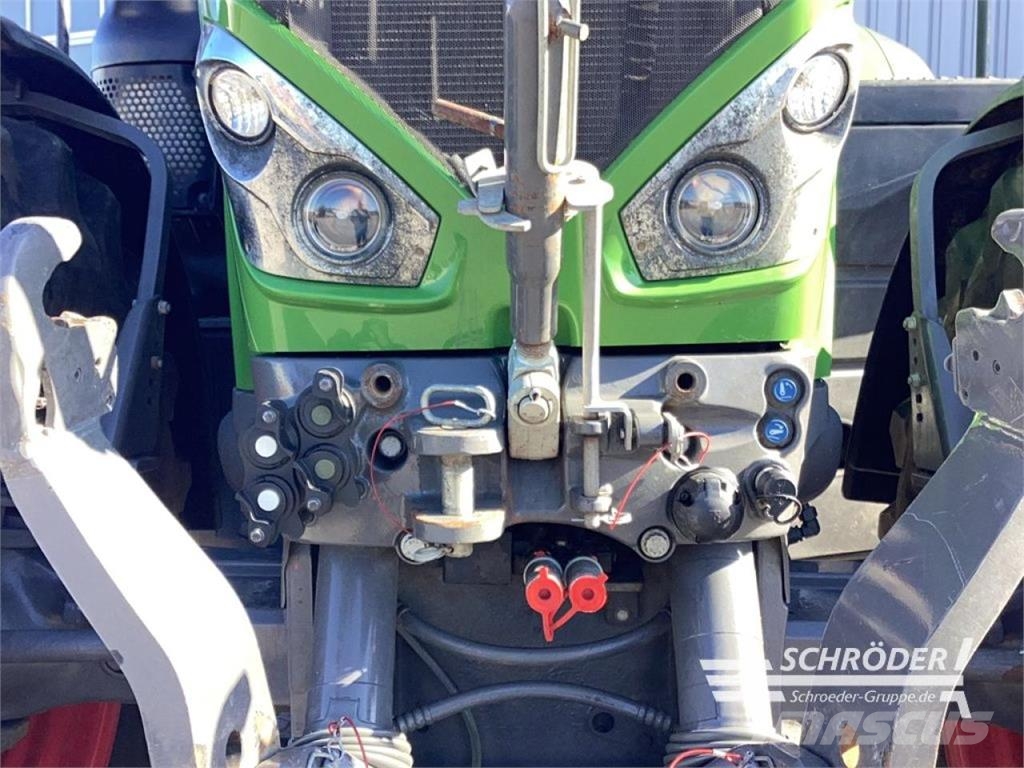 Fendt 824 VARIO S4 PROFI PLUS Tractors