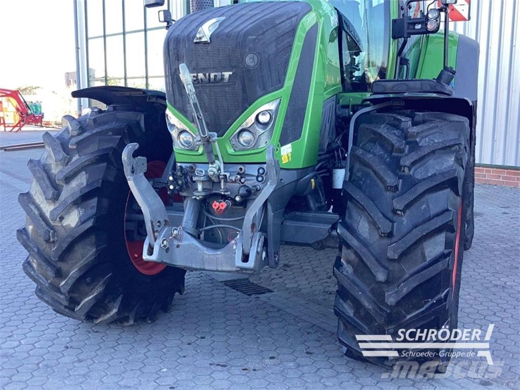 Fendt 824 VARIO S4 PROFI PLUS Tractors