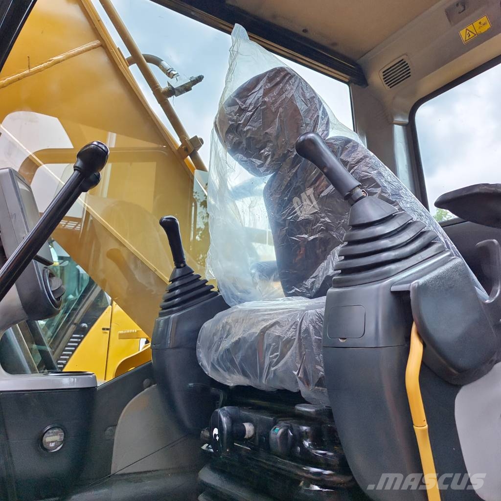 CAT 323 28th Anniversary Promotion Price 水陸兩用挖掘機