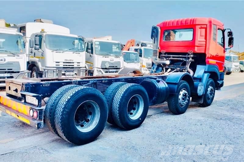UD CGE 370 8x4 Otros camiones