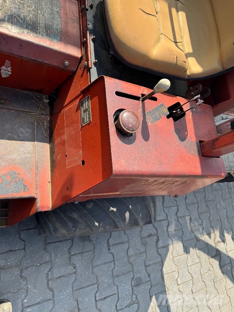 Ditch Witch 3700 DD 掘溝機