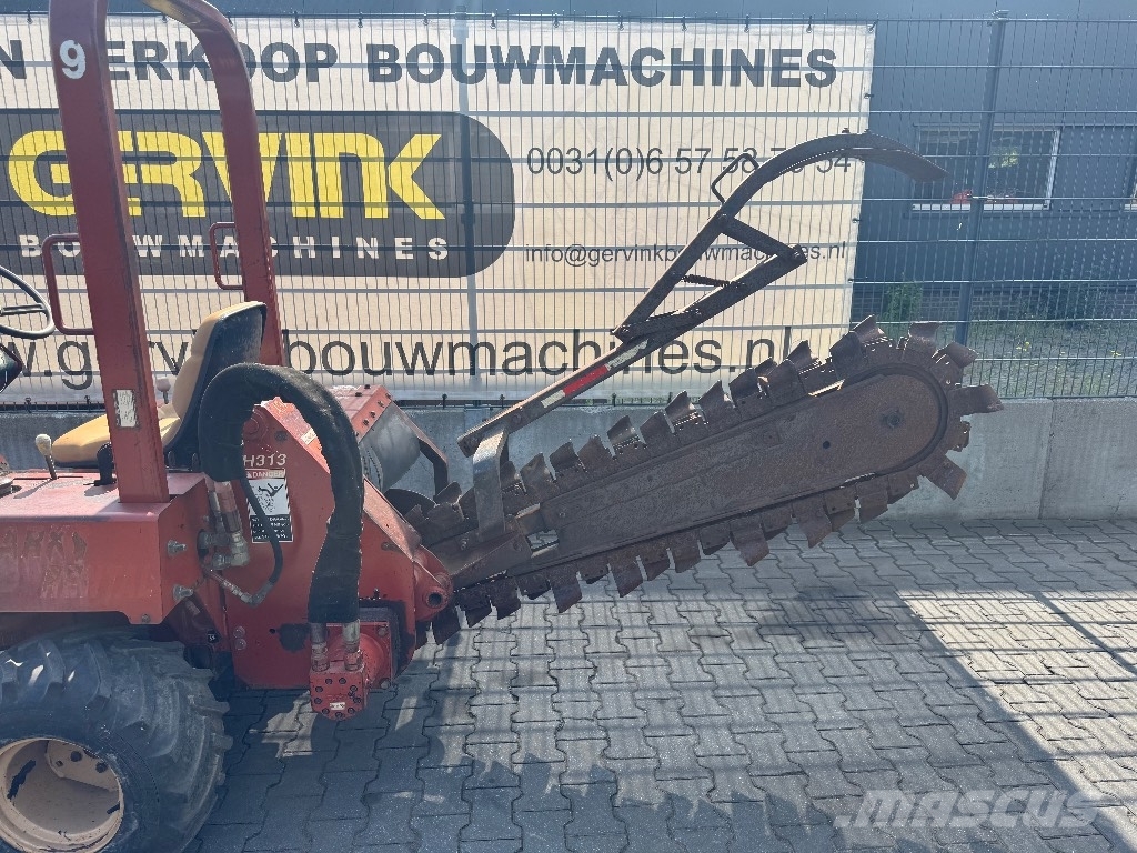 Ditch Witch 3700 DD 掘溝機