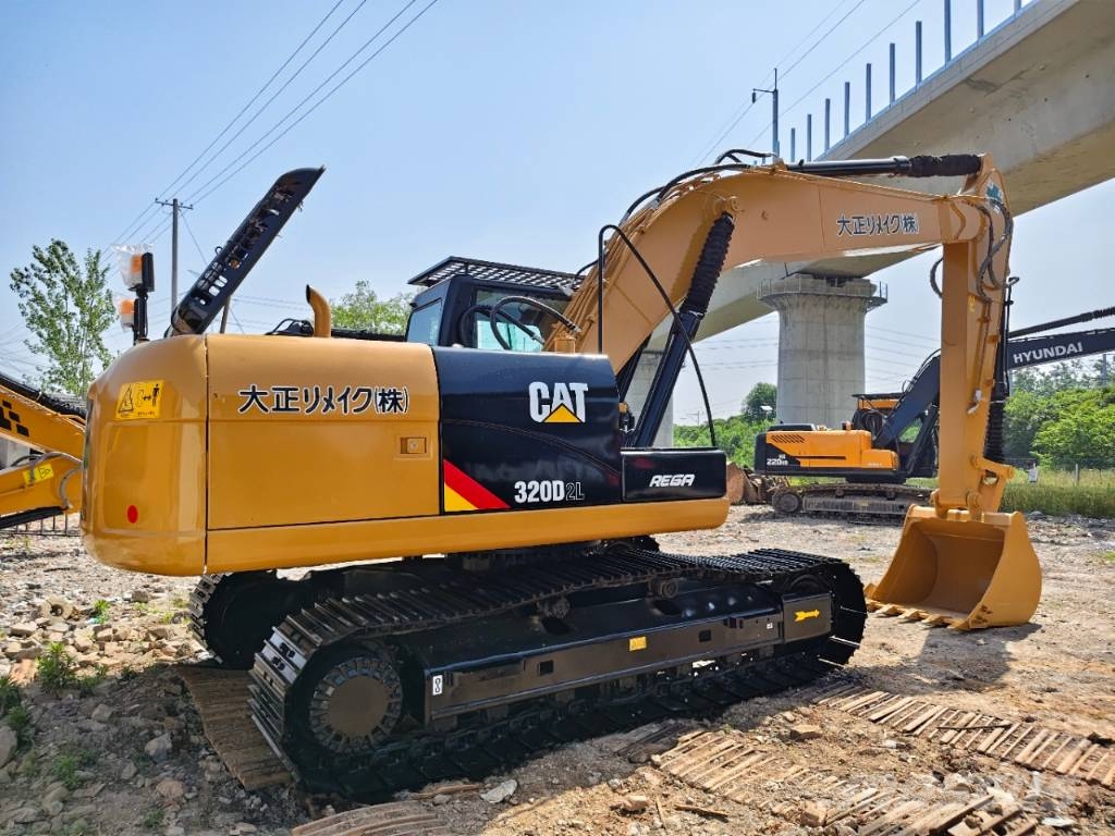 CAT 320 D2 Bagri goseničarji