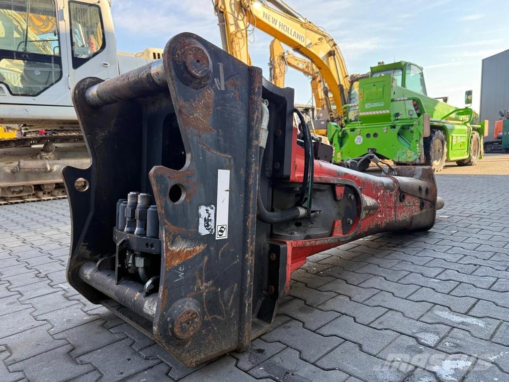 Rammer OQ70/55 1350kg Hammers / Breakers