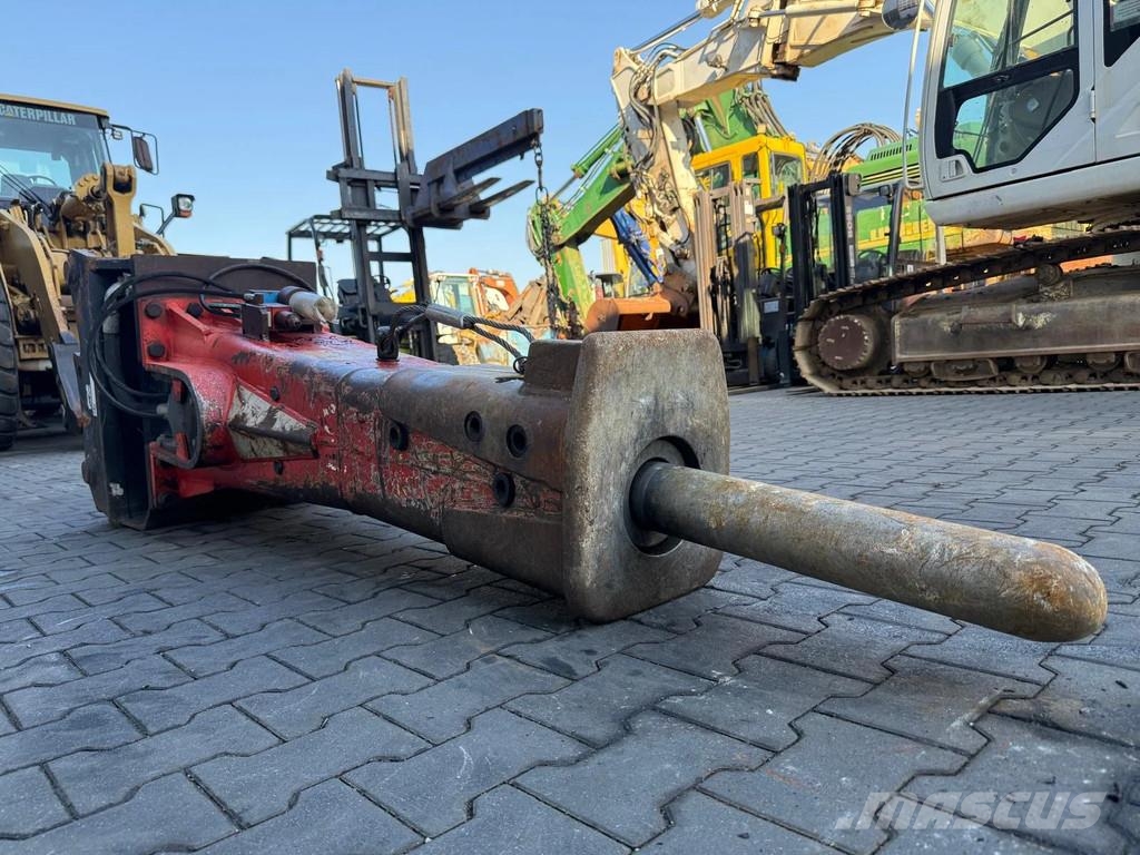 Rammer OQ70/55 1350kg Hammers / Breakers