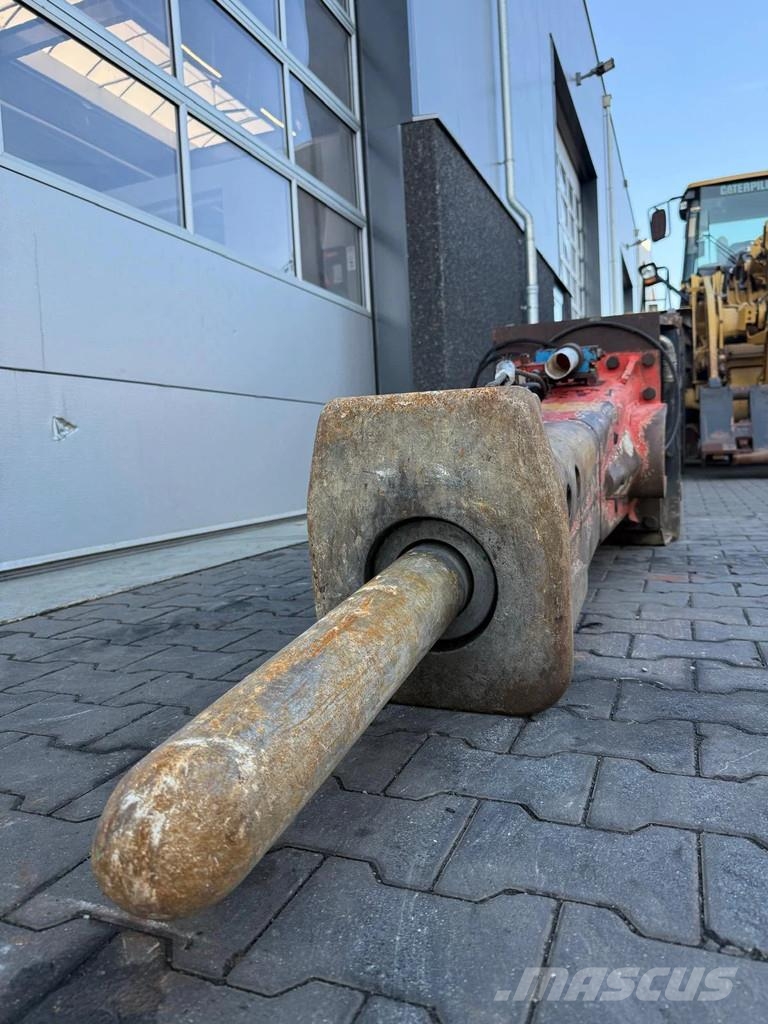 Rammer OQ70/55 1350kg Hammers / Breakers
