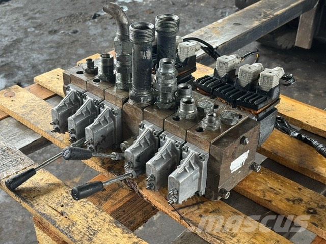 Fintec 1107 used hydraulic valve PARKER DANFOSS Гидравлическая система