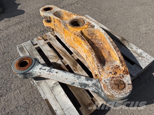Liebherr L 566/L576/L580 BUCKET LINK Kopad