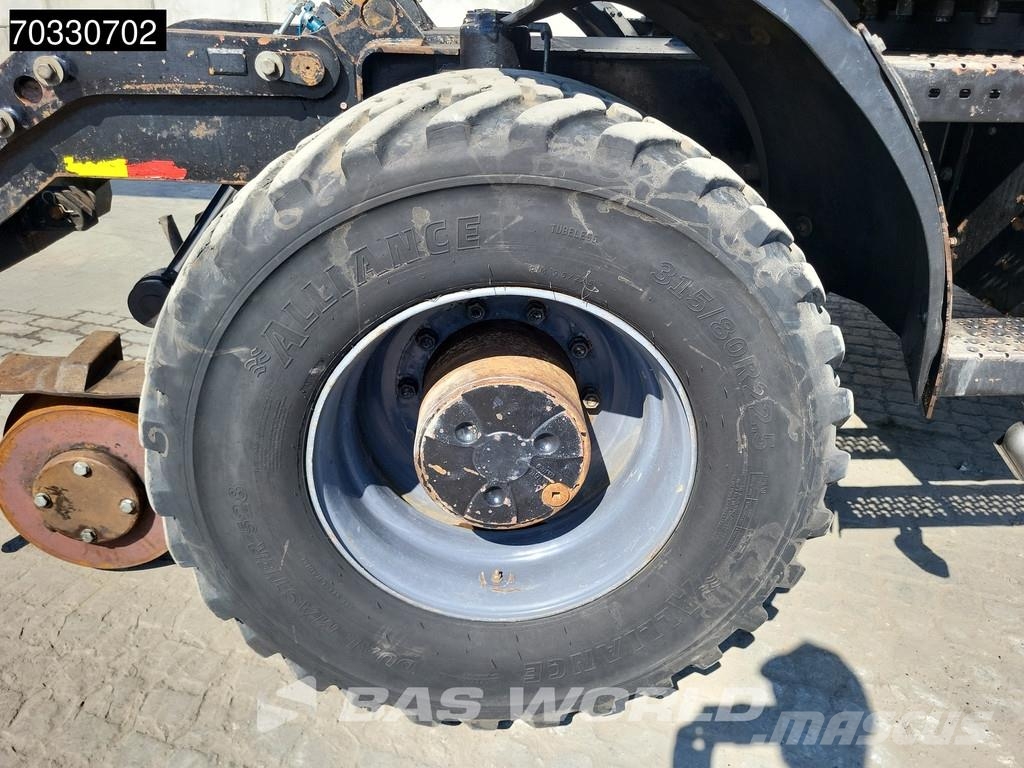 CAT M322 D Rail & Road Kolesové rýpadlá