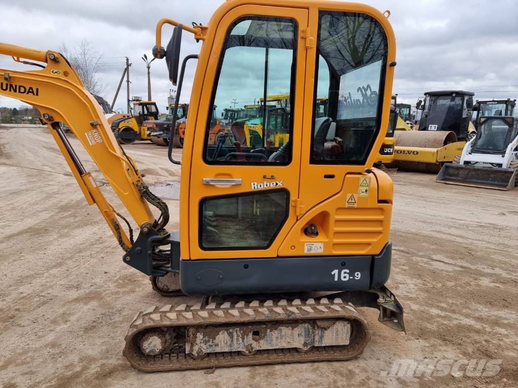 Hyundai R16-9 Minikoparki