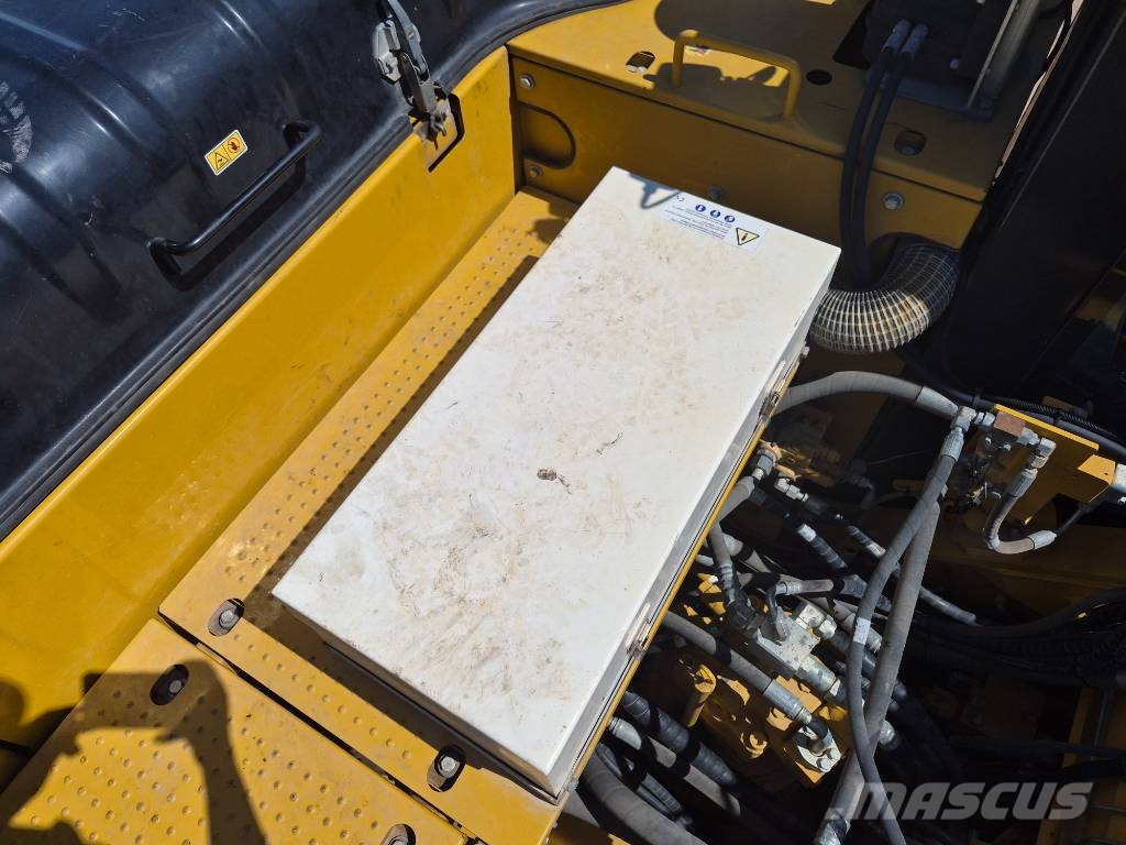 CAT 326FL Telakaivukoneet