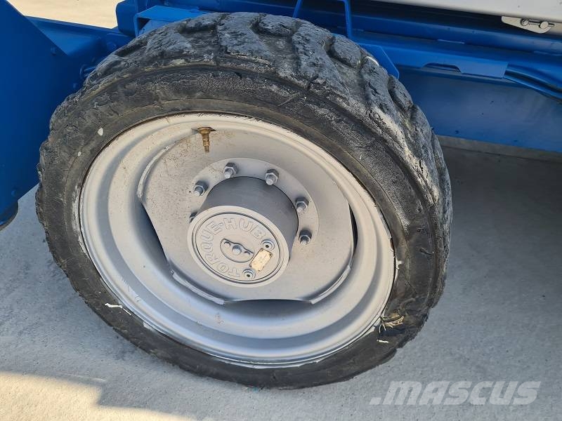 Genie GS 4390 RT 가위형 리프트