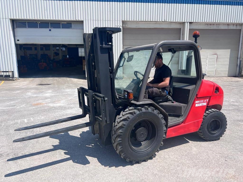 Manitou MH 25.4 T Vorkheftruck voor zwaar terrein