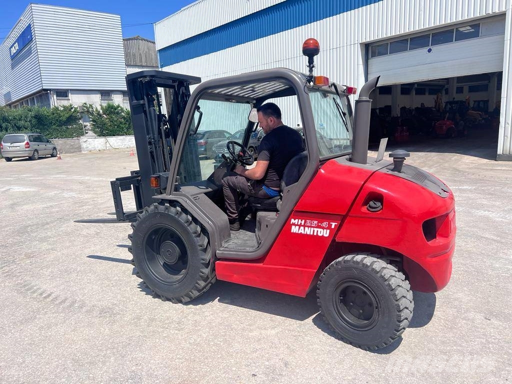 Manitou MH 25.4 T Vorkheftruck voor zwaar terrein