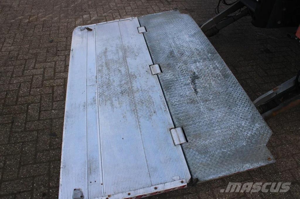 Iveco Stralis 330 + EURO 6 + NICE TRUCK + 19T شاحنات ذات هيكل صندوقي