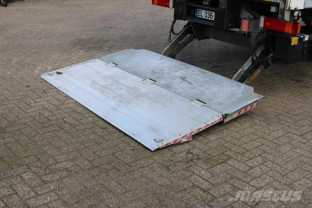 Iveco Stralis 330 + EURO 6 + NICE TRUCK + 19T شاحنات ذات هيكل صندوقي