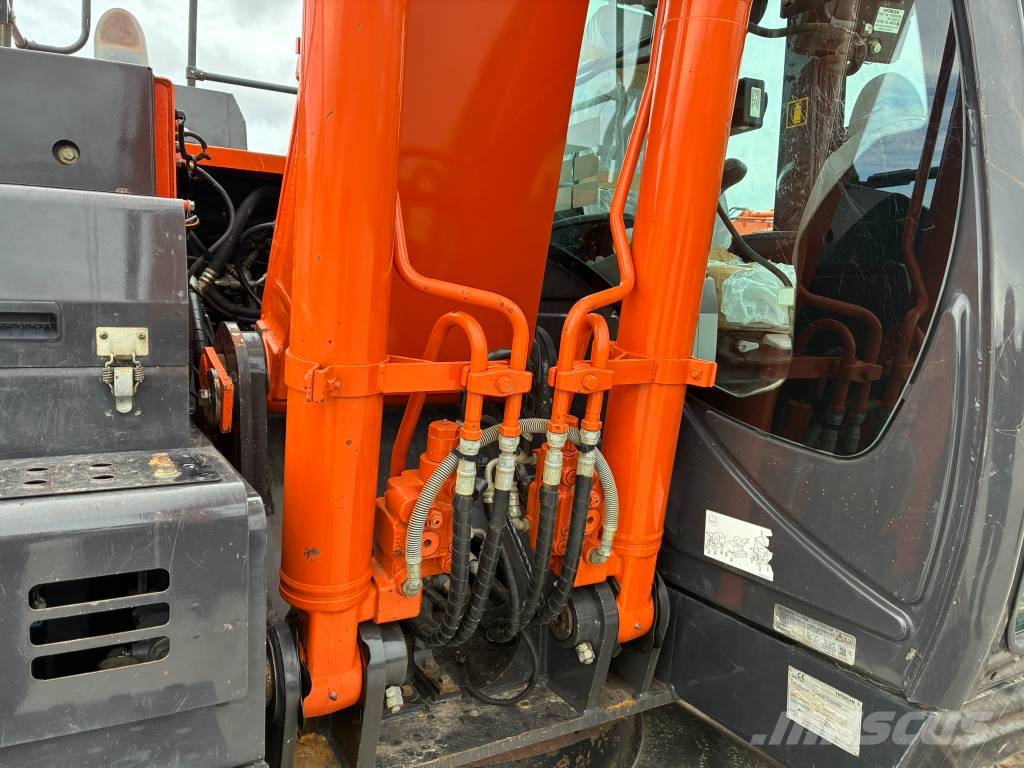 Hitachi ZX 130-6 Crawler excavators