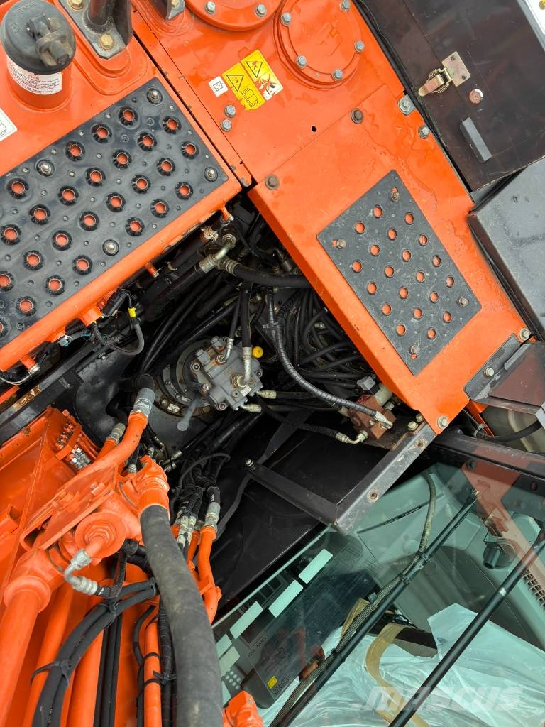 Hitachi ZX 130-6 Crawler excavators