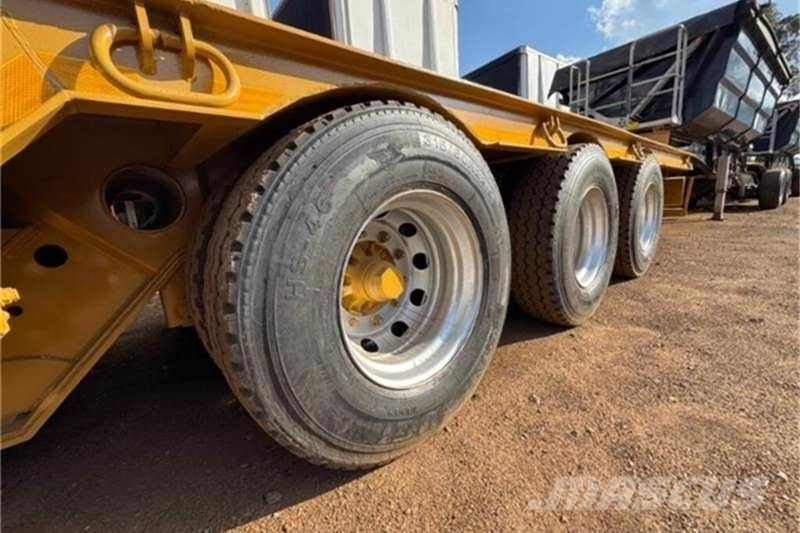Afrit TRI AXLE LOW BED Otros camiones