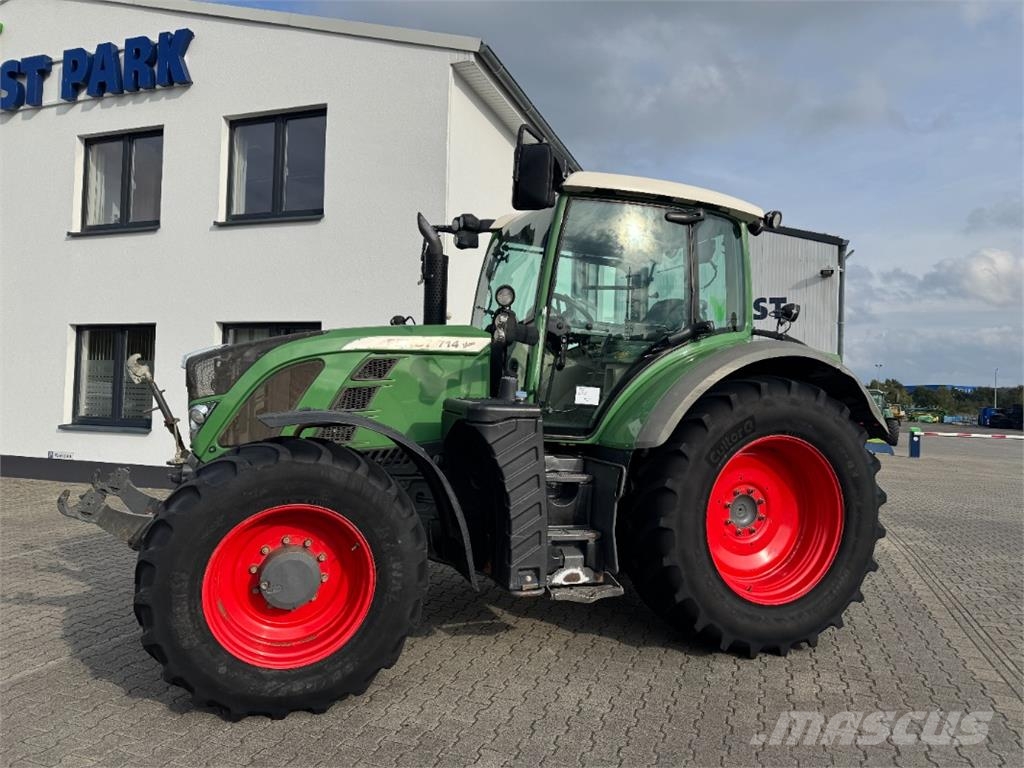 Fendt Vario 714 Profi SCR Traktory