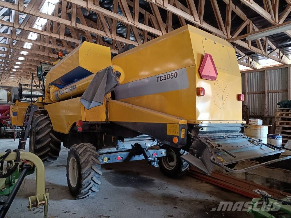New Holland TC5050, 1052h, siisti kone ensimmäiseltä omistajal Combine harvesters
