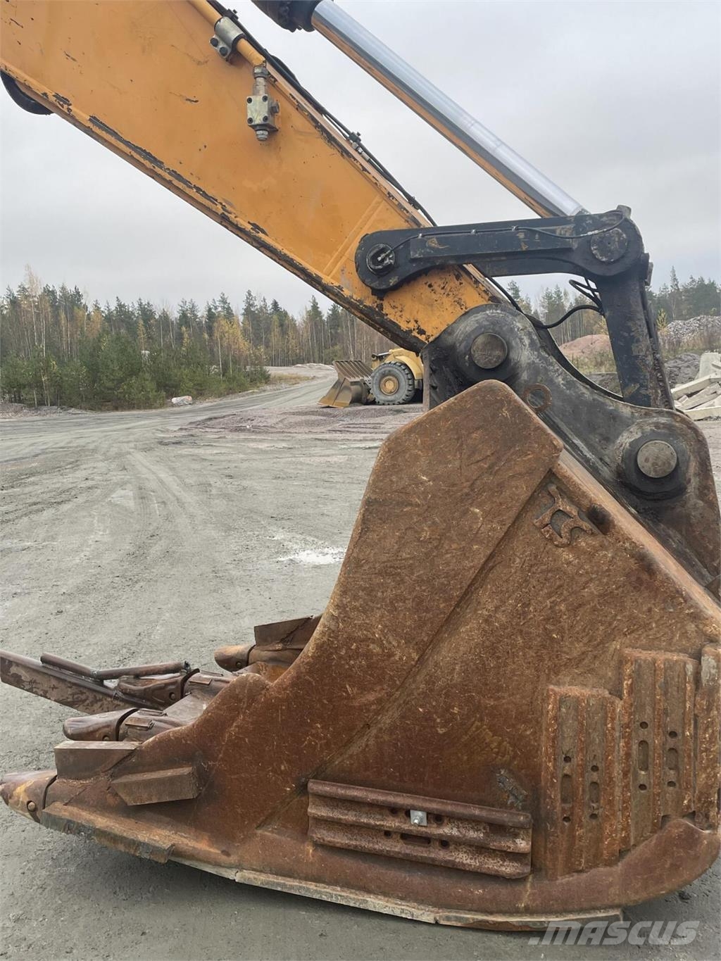 Hyundai HX520L Crawler excavators