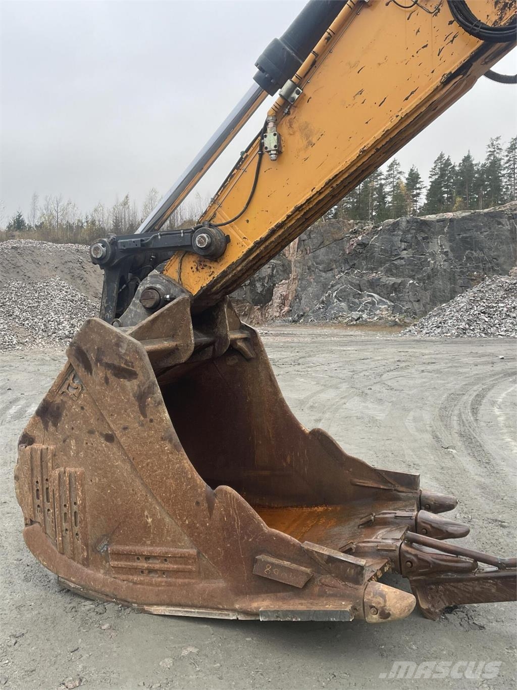 Hyundai HX520L Crawler excavators