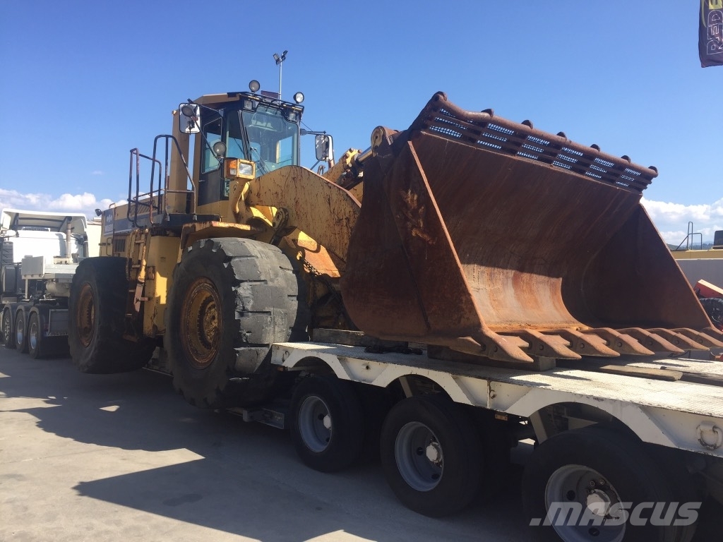 Komatsu WA600-1 لوادر بعجل