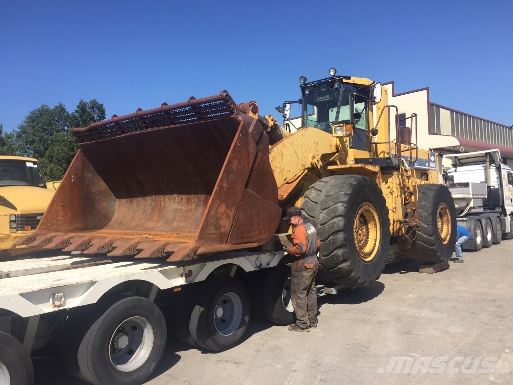 Komatsu WA600-1 لوادر بعجل