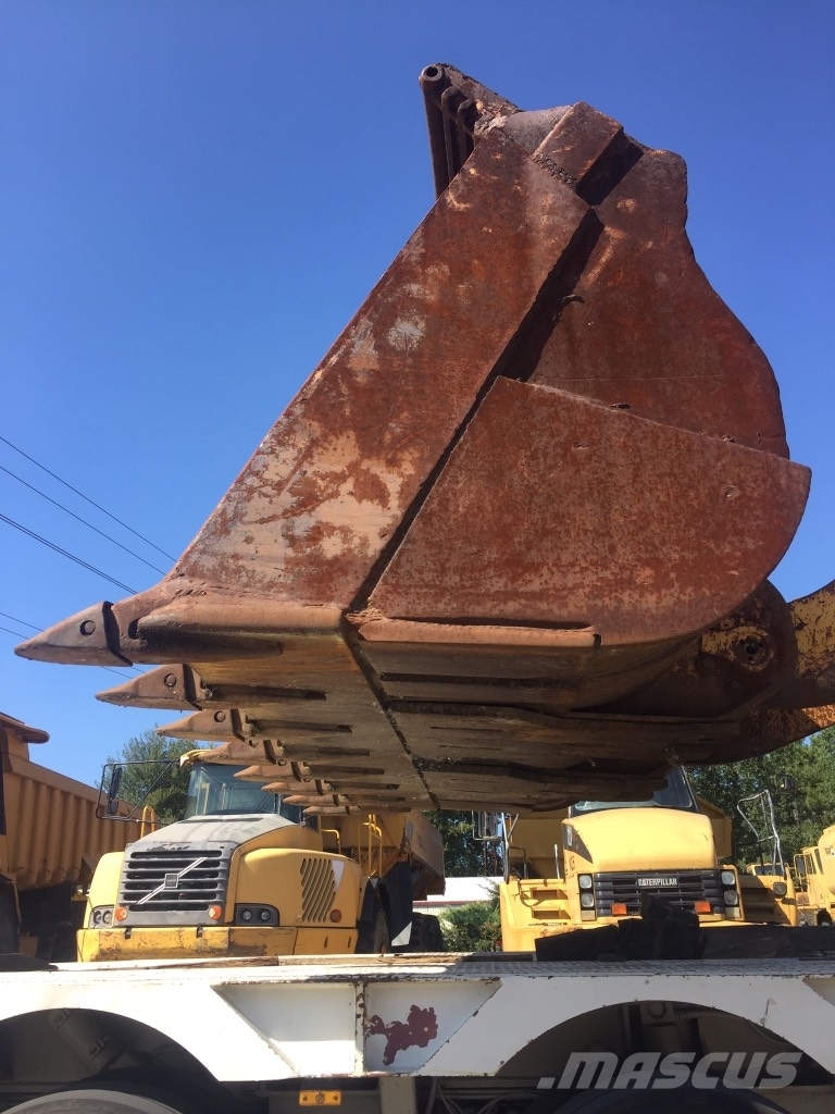 Komatsu WA600-1 لوادر بعجل