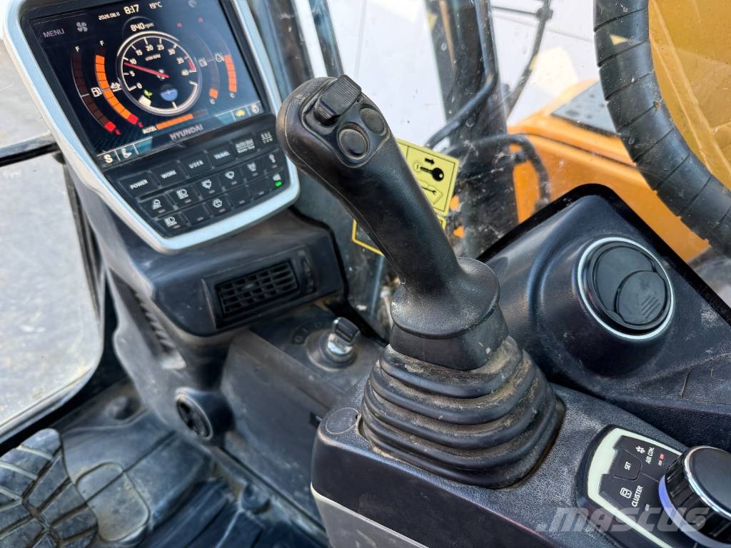Hyundai HX220L - 360° Camera / Automatic Greasing Rupsgraafmachines