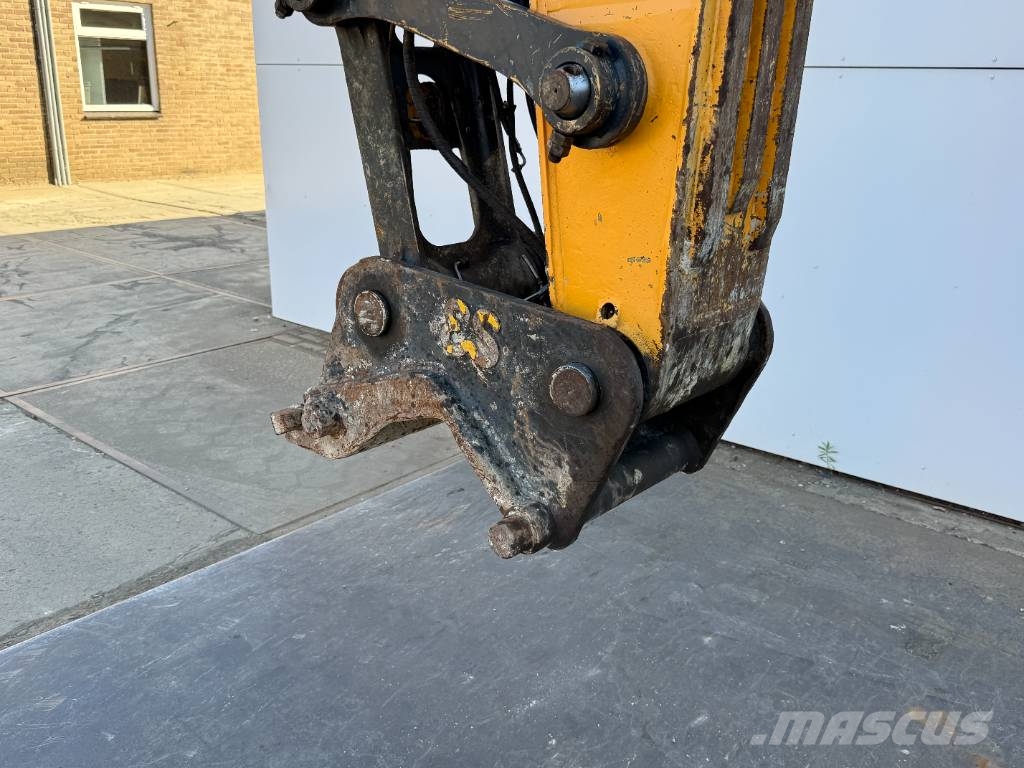 Hyundai HX220L - 360° Camera / Automatic Greasing Rupsgraafmachines