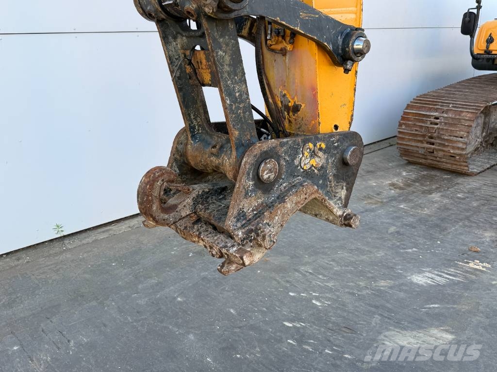 Hyundai HX220L - 360° Camera / Automatic Greasing Rupsgraafmachines