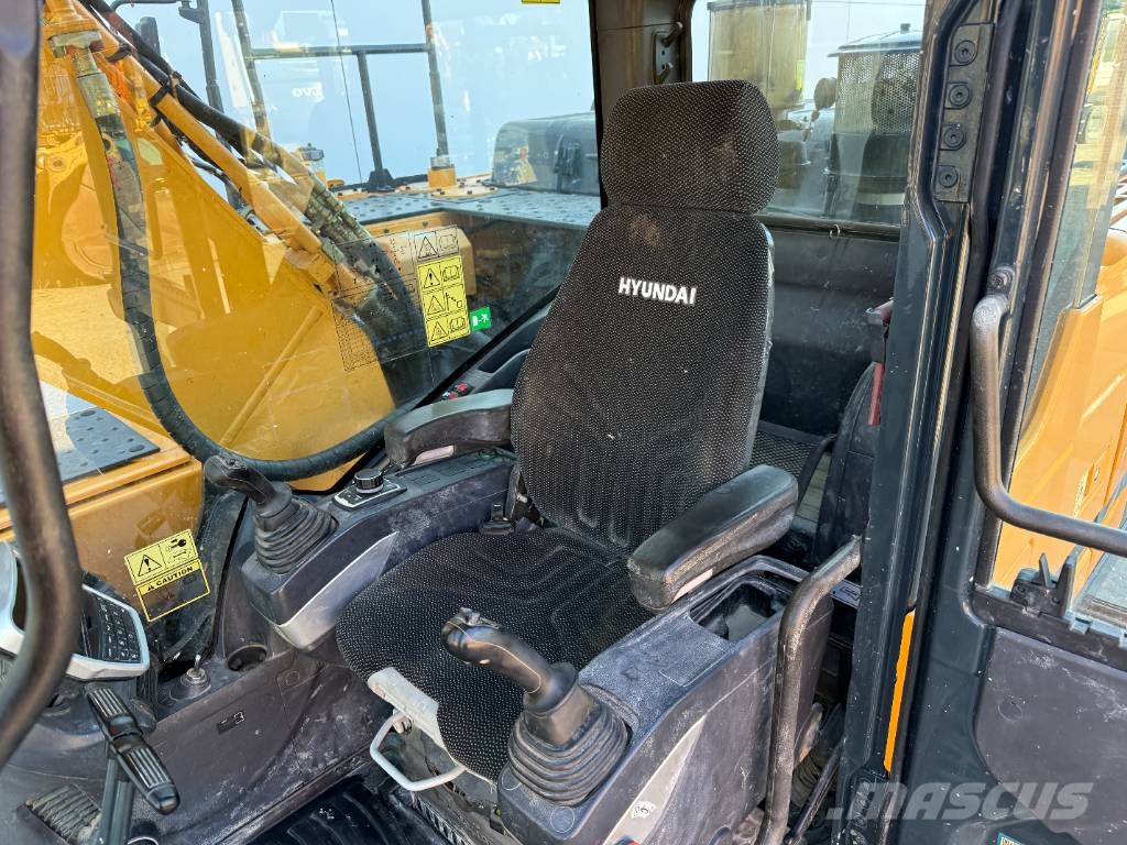 Hyundai HX220L - 360° Camera / Automatic Greasing Rupsgraafmachines