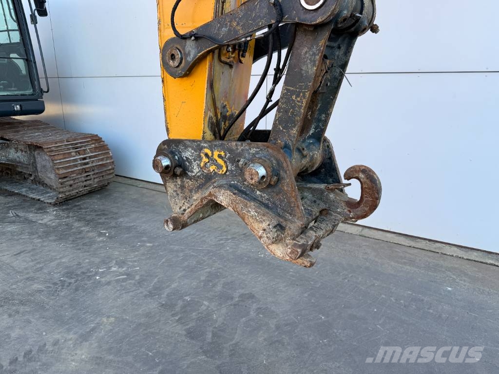 Hyundai HX220L - 360° Camera / Automatic Greasing Rupsgraafmachines