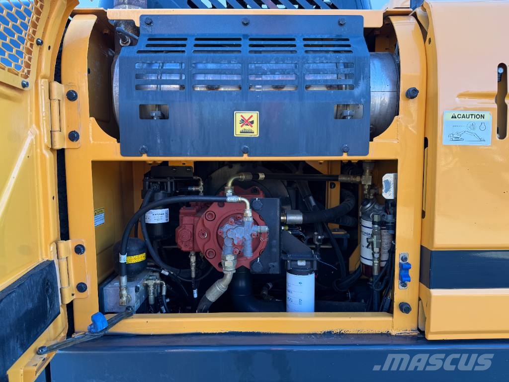 Hyundai HX220L - 360° Camera / Automatic Greasing Rupsgraafmachines