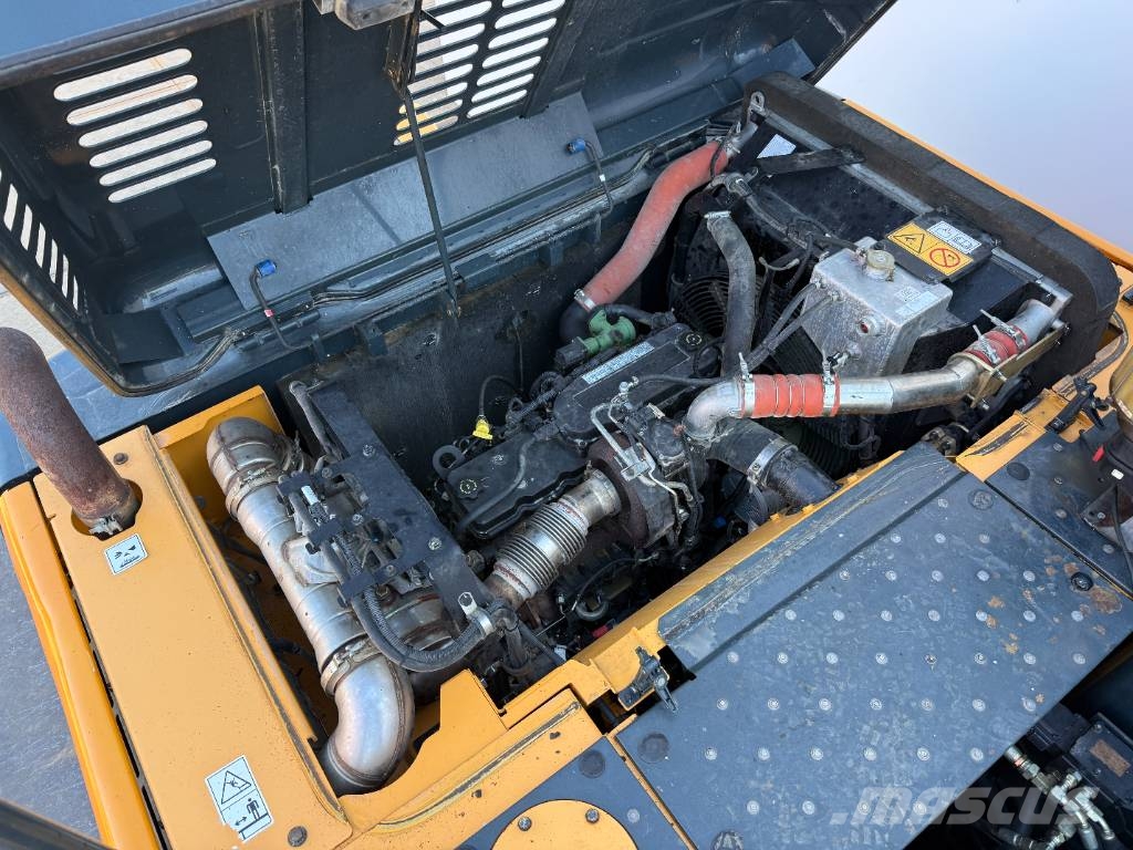 Hyundai HX220L - 360° Camera / Automatic Greasing Rupsgraafmachines