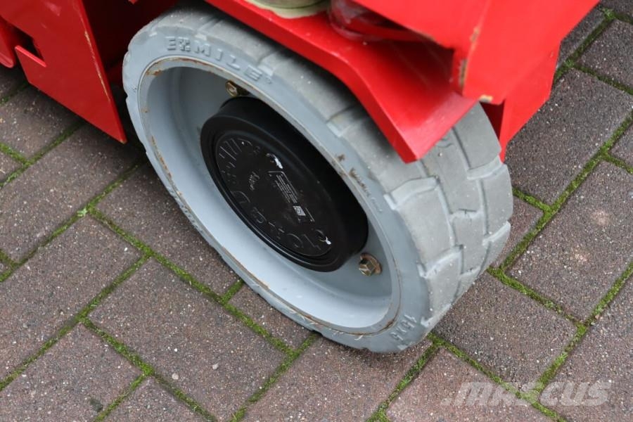 Magni ES1612E Electric, 15.7m Working Height, 250kg Capa Schaarhoogwerkers