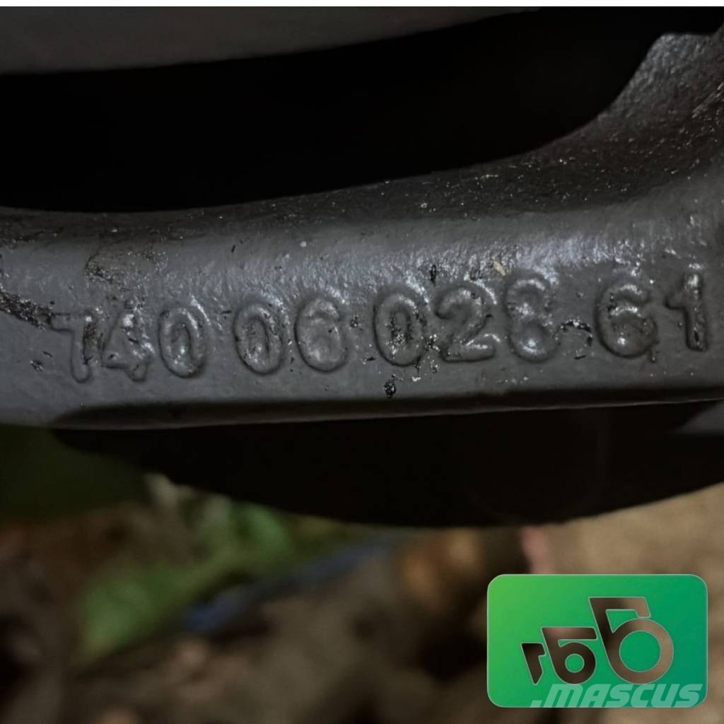 Massey Ferguson 7616 Front Axle 4348687M93 AGCO الشاسيه والتعليق