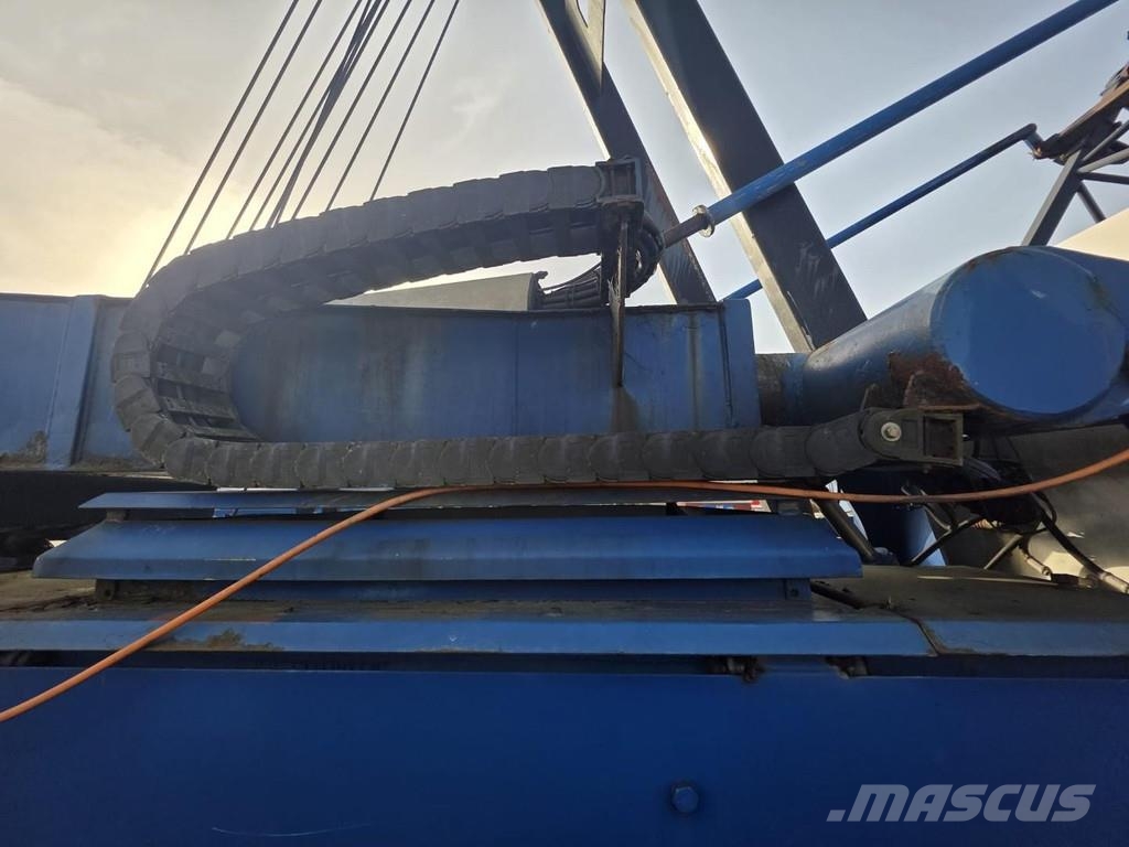 PLM 65 Tracked cranes