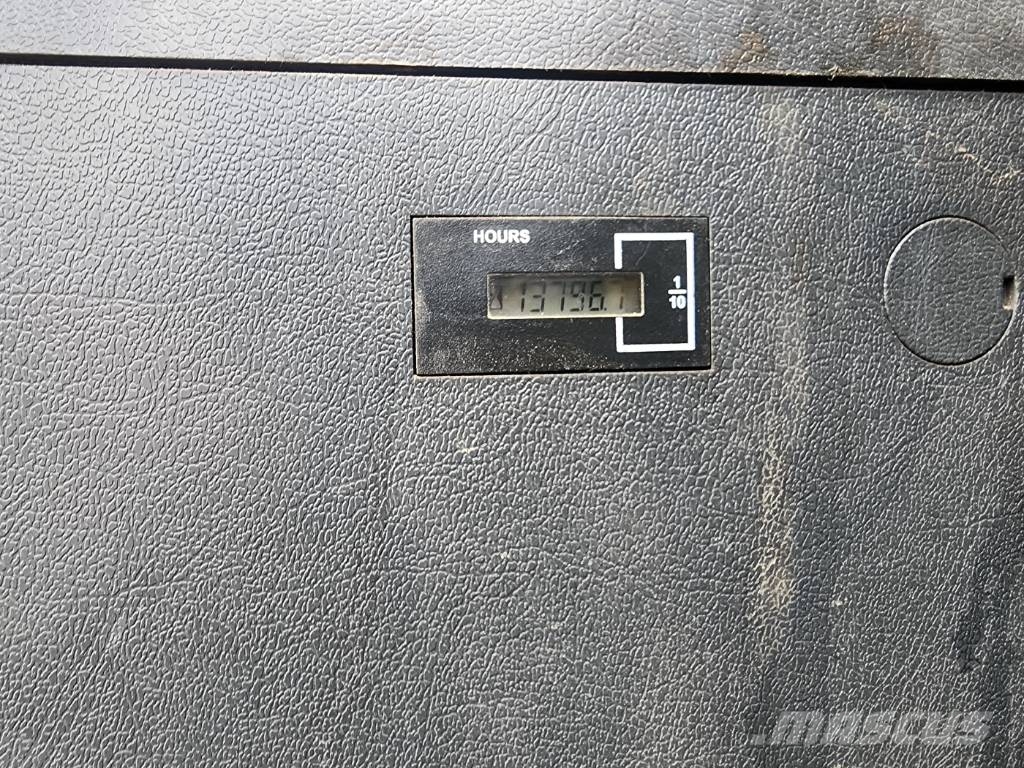 Hyundai HX 300 Gravemaskiner på larvebånd
