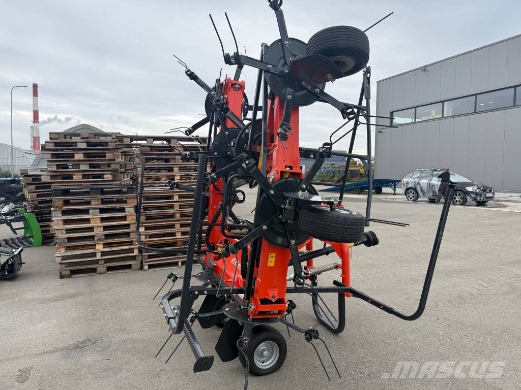 Kubota TE 8080 Obračalniki in zgrabljalniki