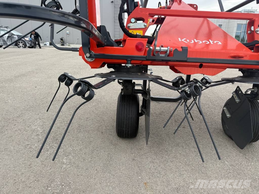 Kubota TE 8080 Obračalniki in zgrabljalniki