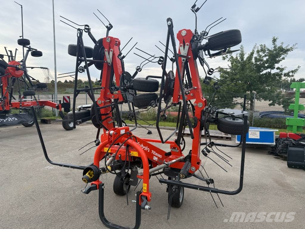 Kubota TE 8080 Obračalniki in zgrabljalniki