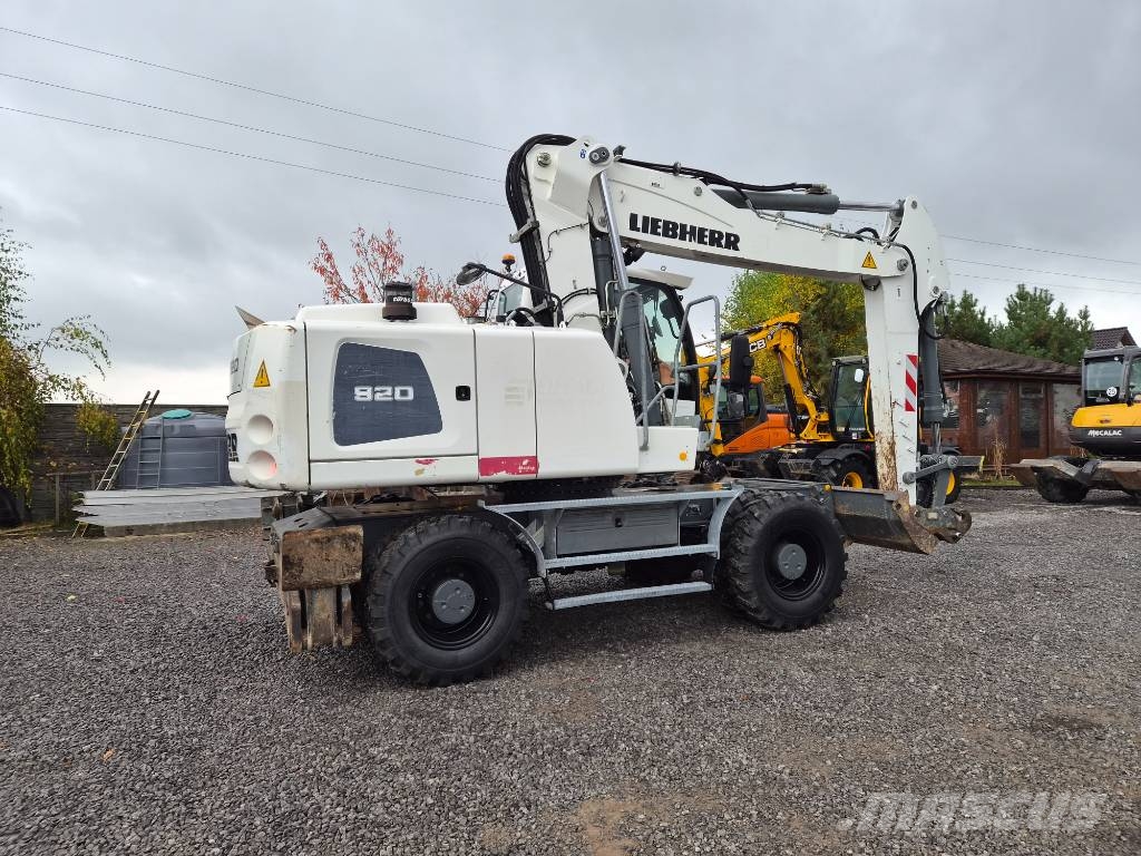 Liebherr A 920 Litronic Bagri na kolesih