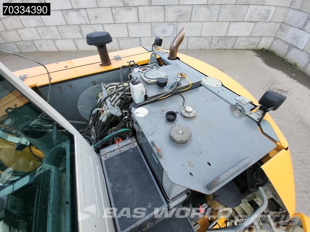 Liebherr A 914 Compact Select حفارات بعجل