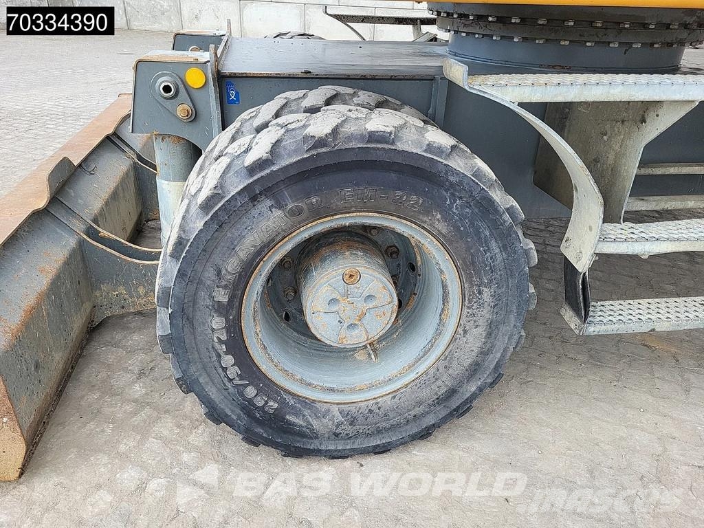 Liebherr A 914 Compact Select حفارات بعجل