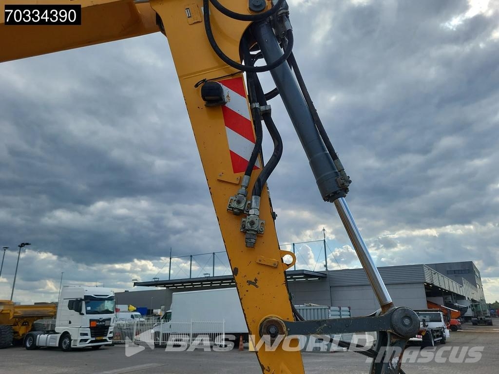 Liebherr A 914 Compact Select حفارات بعجل