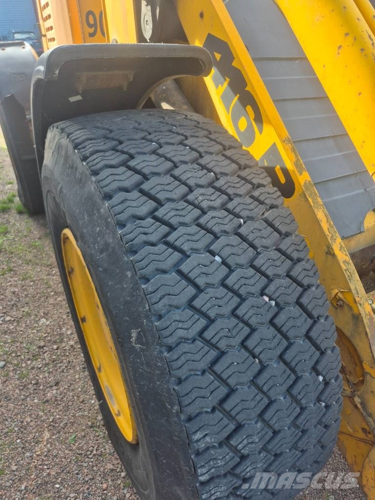 JCB 416 HT Incarcator pe pneuri